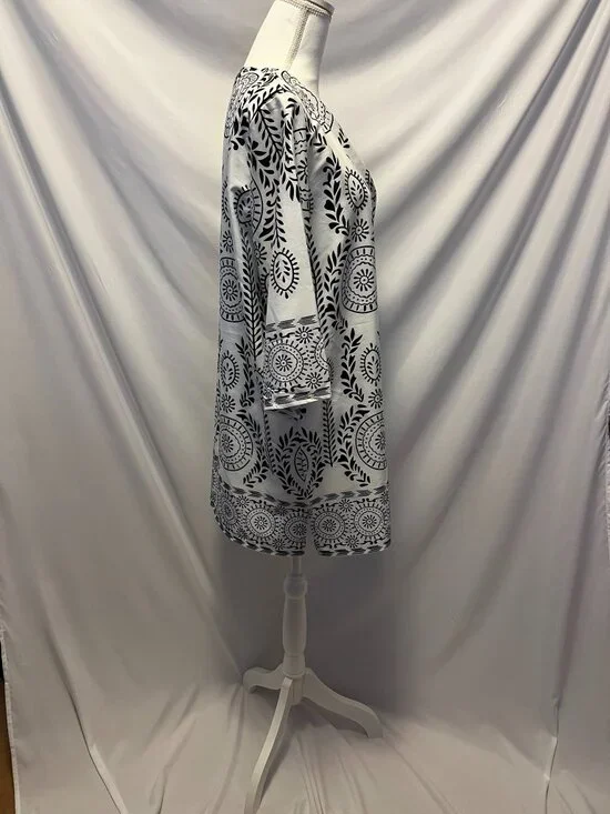 XIIX Graphic Trailing Leaf Kaftan – One Size – NWT - Picture 6 of 14